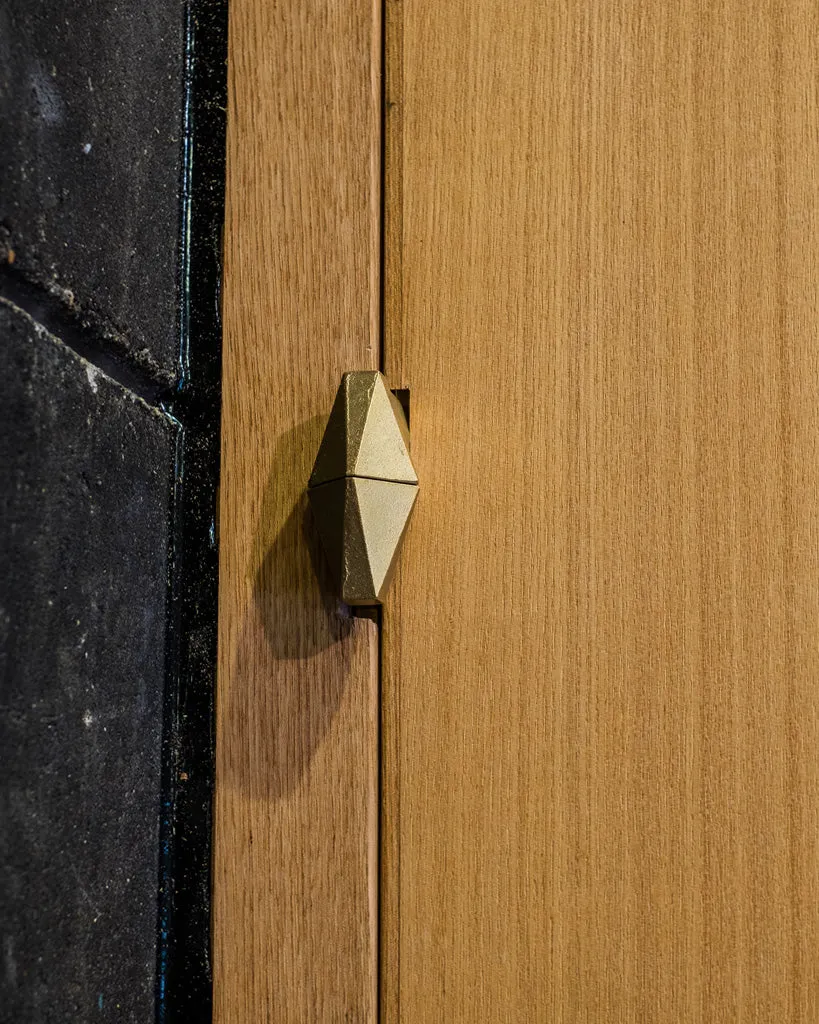 French Hinge